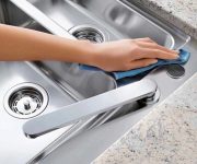 Mẹo vệ sinh và bảo quản chậu rửa inox công nghiệp đúng cách